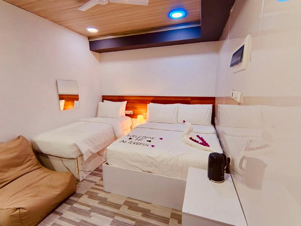 Photo of ALICROSS Maldives omadhoo