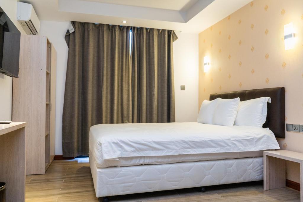 Photo of Ari Grand Hotel & Spa