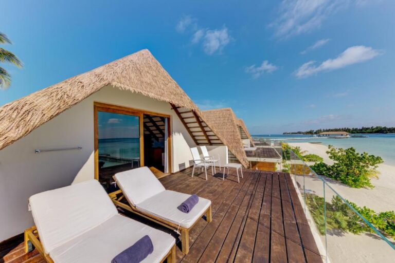 Cinnamon Velifushi Maldives