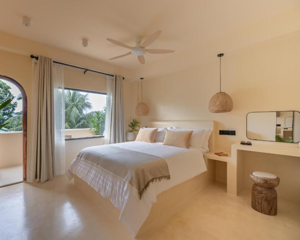 Photo of Isla Retreat
