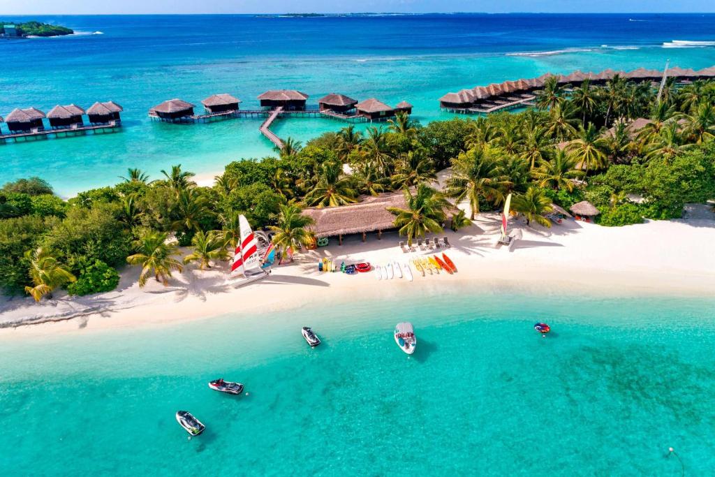 Photo of Sheraton Maldives Full Moon Resort & Spa
